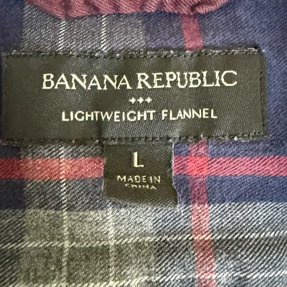 Banana Republic Men’s Plaid Lightweight Flannel Shirt L Navy Red